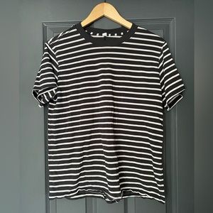 Lululemon Tee | Black & White Stripe | Size 4